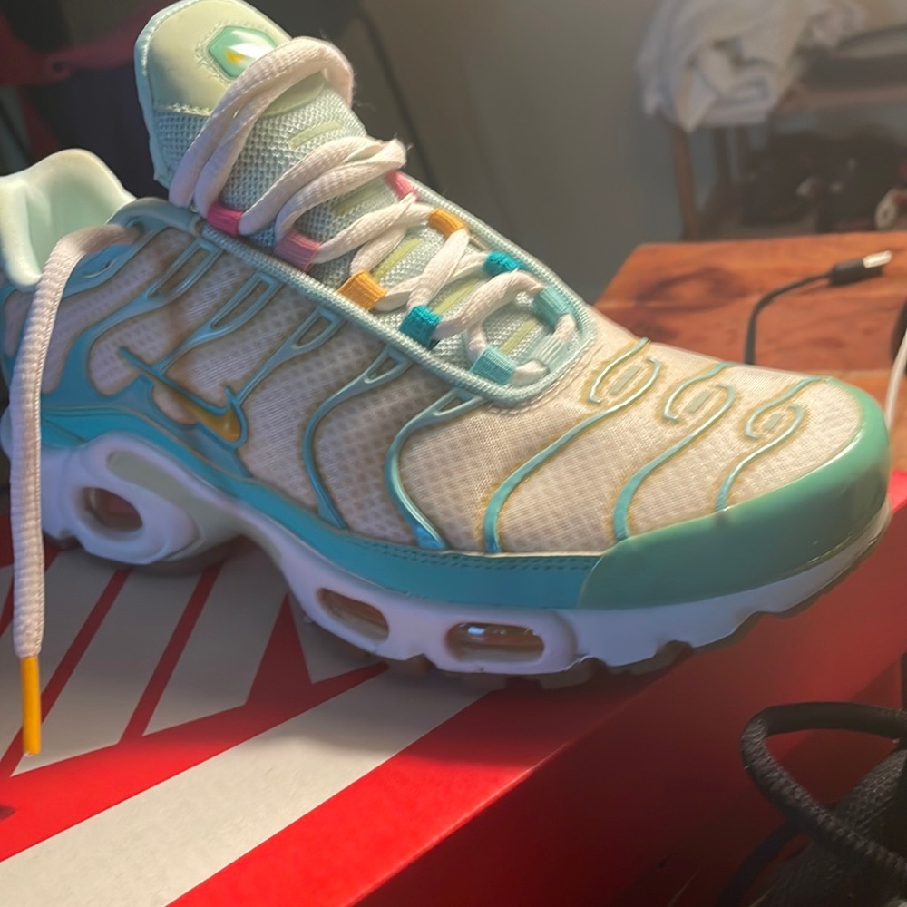 COPY - Nike tn lady shoe